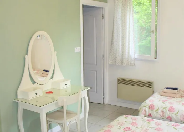 Wisteria Asnières-sur-Vègre