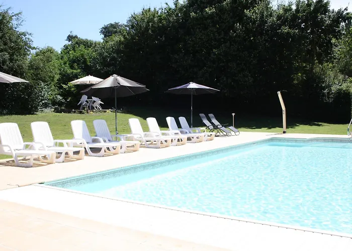 Wisteria Nyaraló Asnières-sur-Vègre